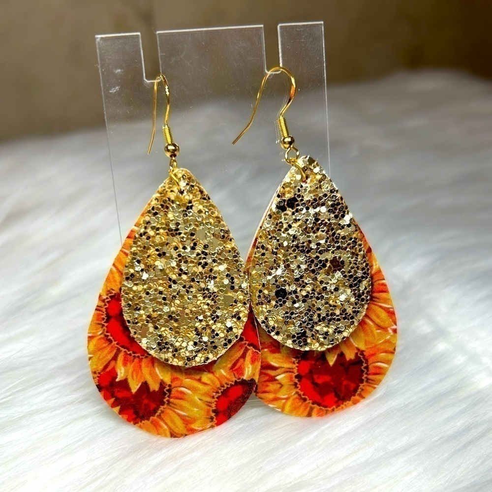 🍁Faux Leather Earrings